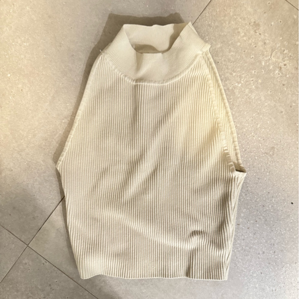 Aritzia Babaton Cream Ribbed Knit Sweater